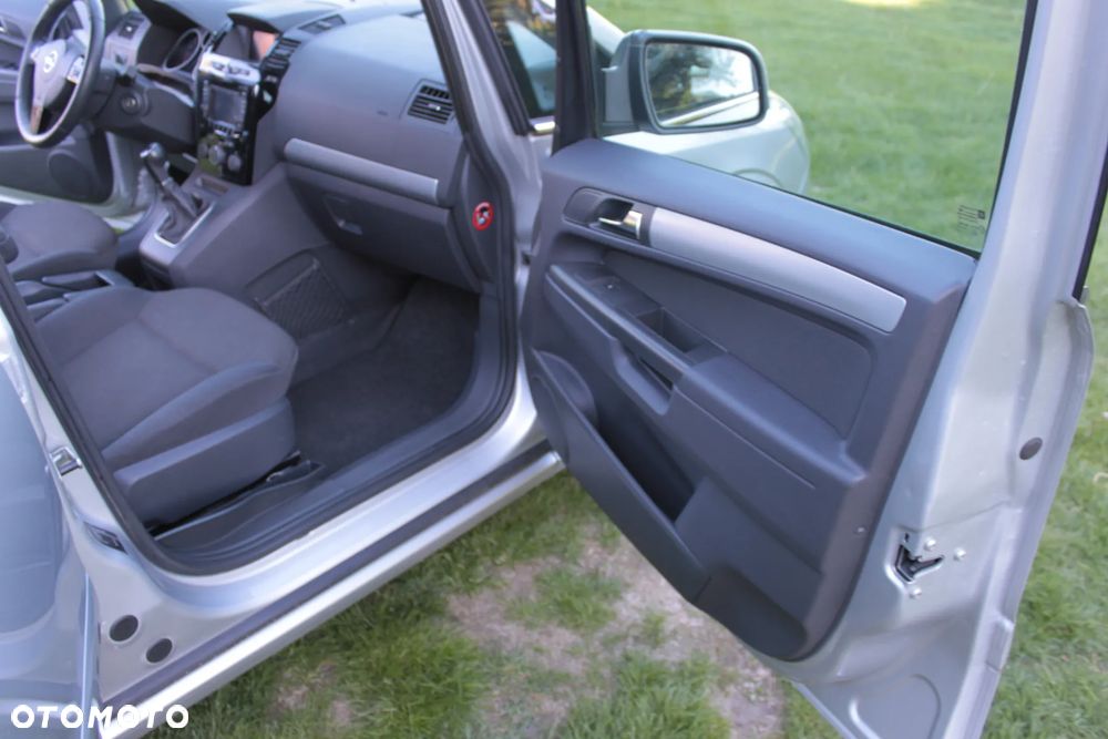 Opel Zafira - 18