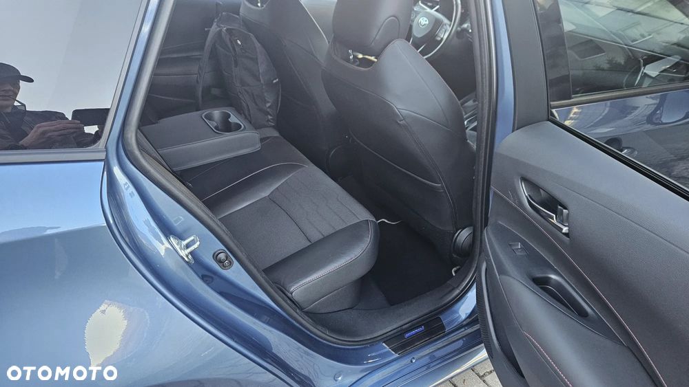 Toyota Corolla 2.0 Hybrid Executive - 12