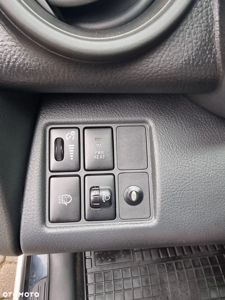 Toyota RAV4 2.2 D-4D Premium - 22