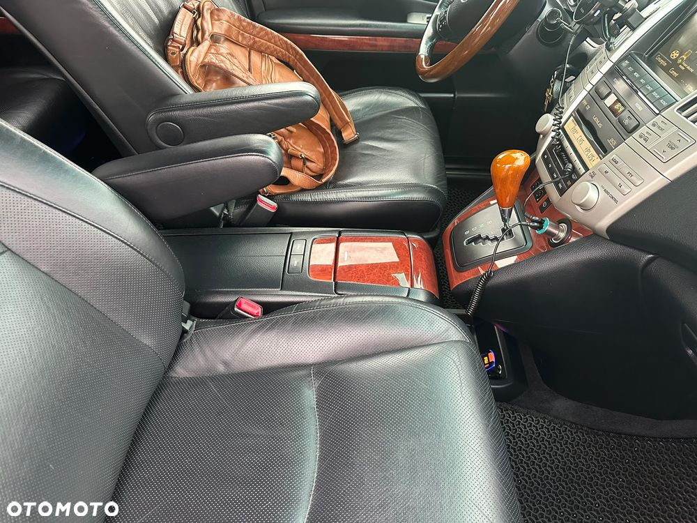 Lexus RX - 12