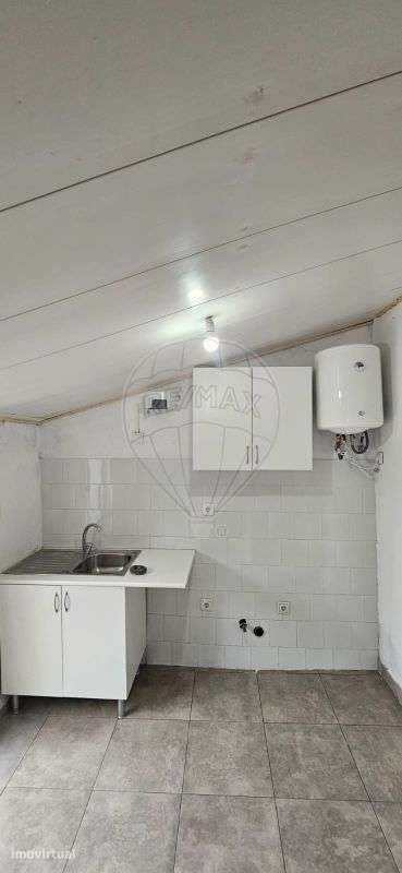 Moradia T1 para venda - Grande imagem: 2/6