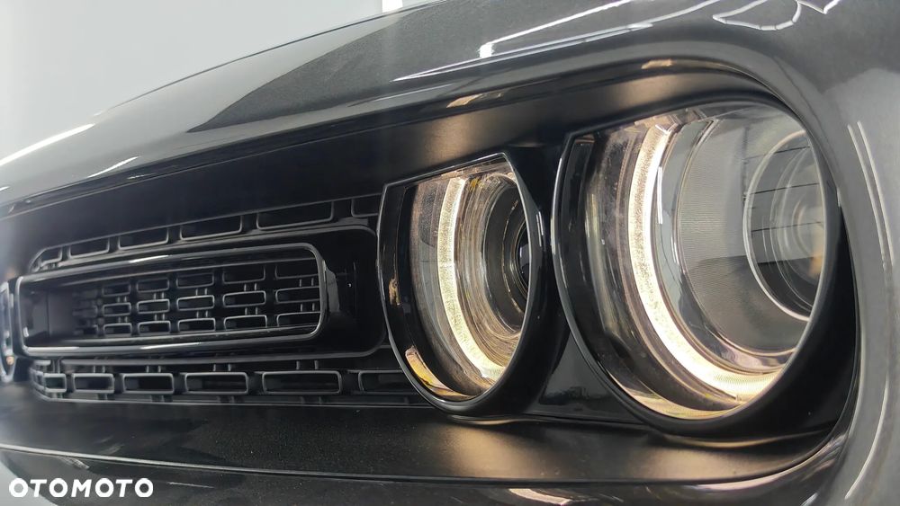 Dodge Challenger - 17