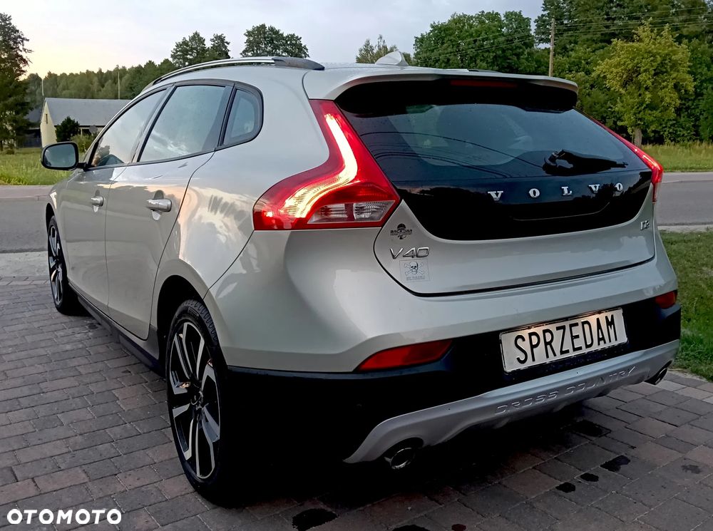 Volvo V40 Cross Country D3 Drive-E SCR Momentum - 25