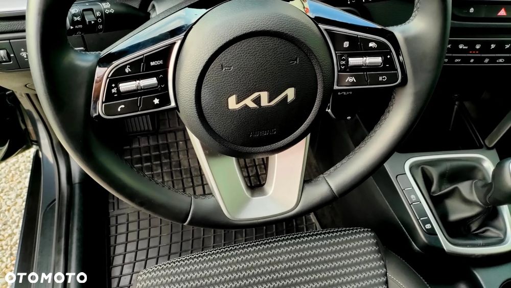 Kia XCeed 1.5 T-GDI M - 13