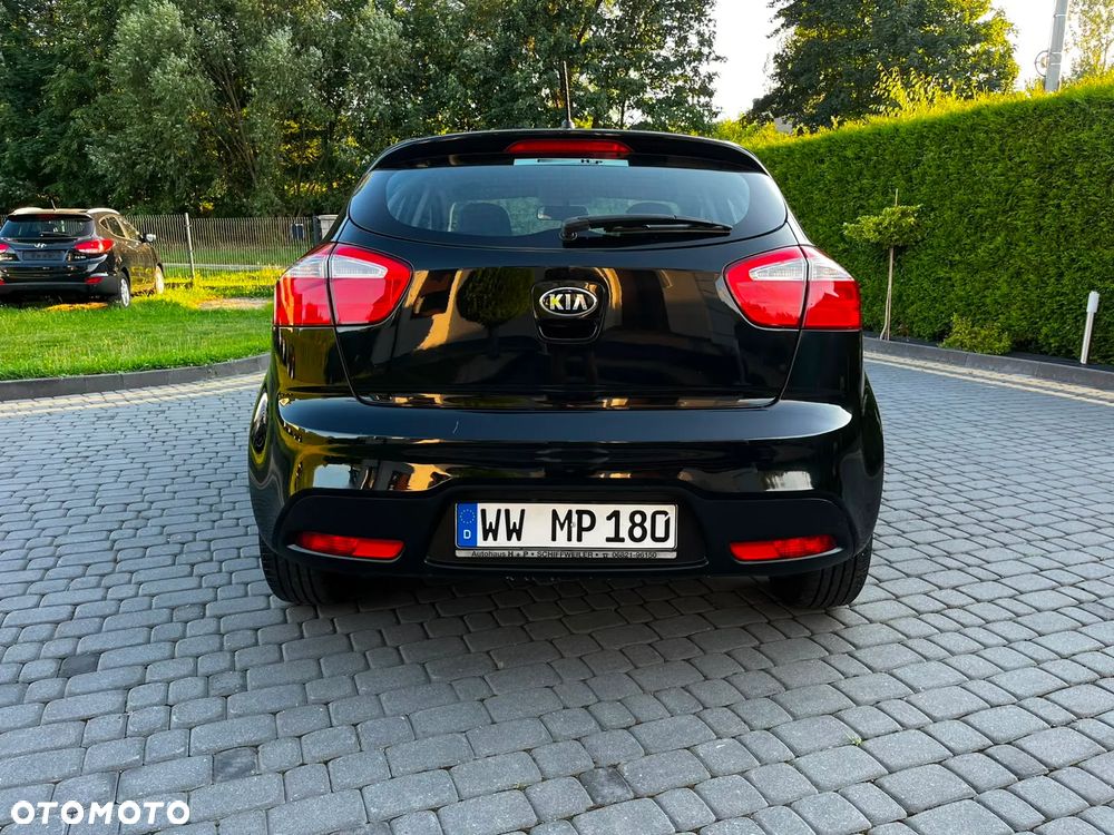 Kia Rio - 4