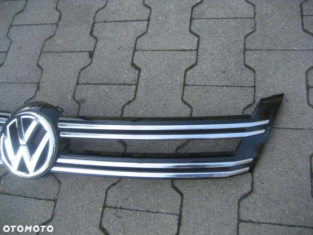 VW TIGUAN LIFT  ATRAPA GRILL ZNACZEK 5N0853655 - 4
