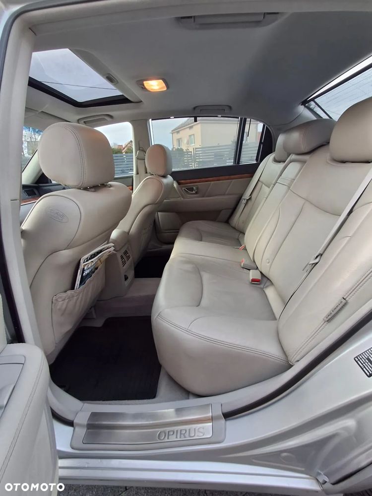 Kia Opirus 3.5 V6 Sporty Elegance - 28