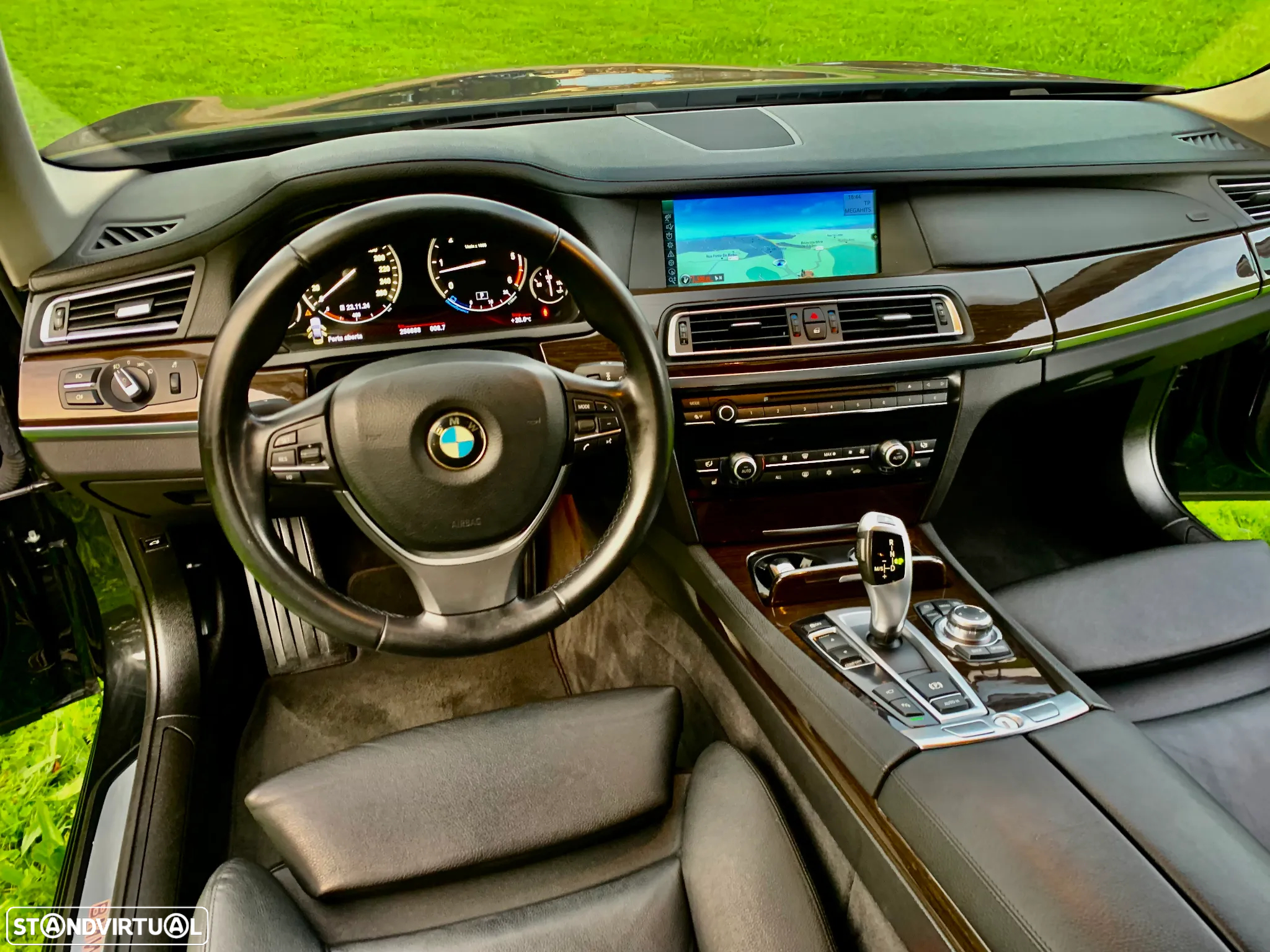 BMW 740 d Pack M - 40