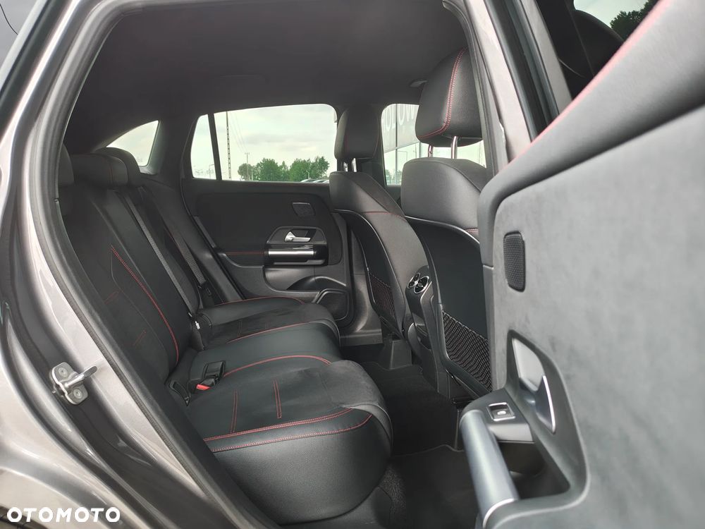 Mercedes-Benz GLA 200 AMG Line - 18