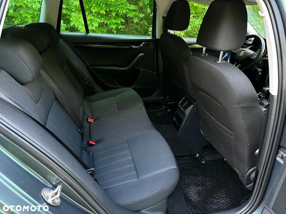 Skoda Octavia 1.8 TSI DSG Style - 24