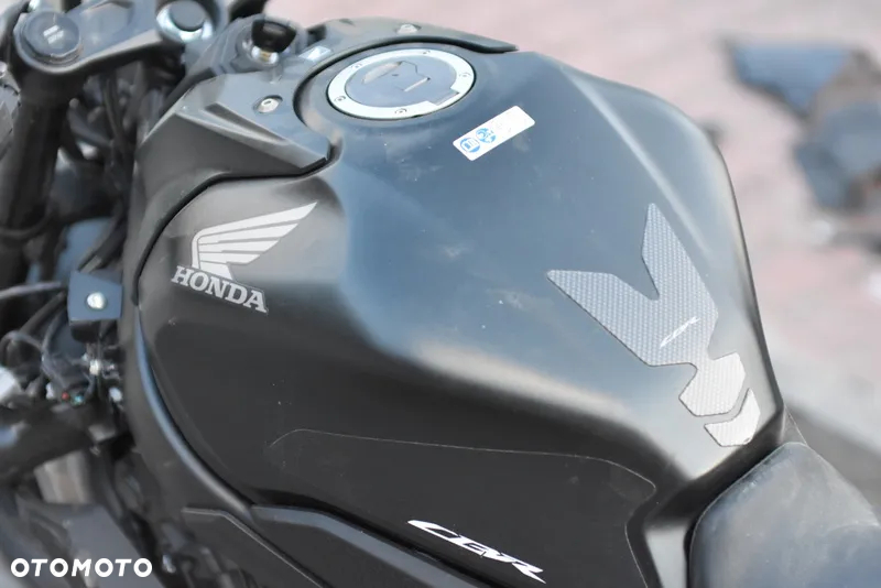Honda CBR - 33