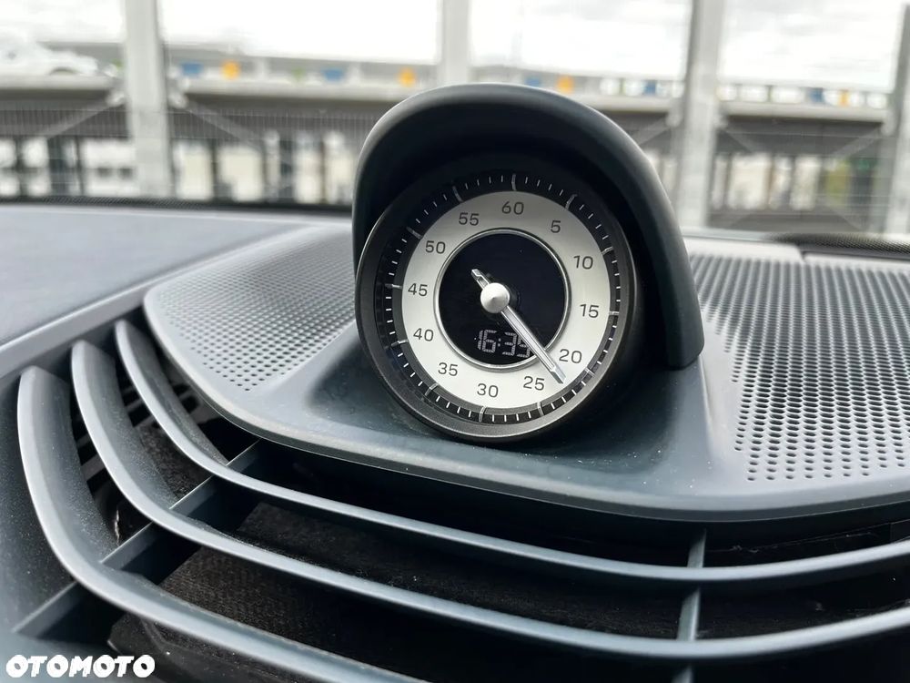 Porsche Taycan Turbo S - 29