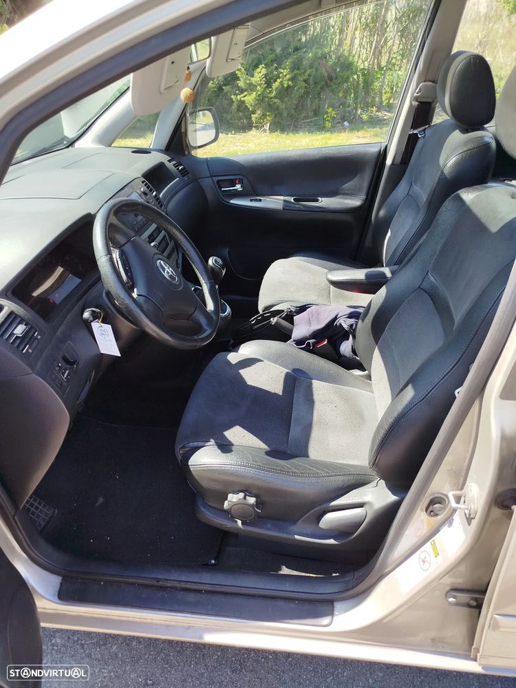 Toyota Corolla Verso 2.0 D-4D Sol TAE — fotografia 5