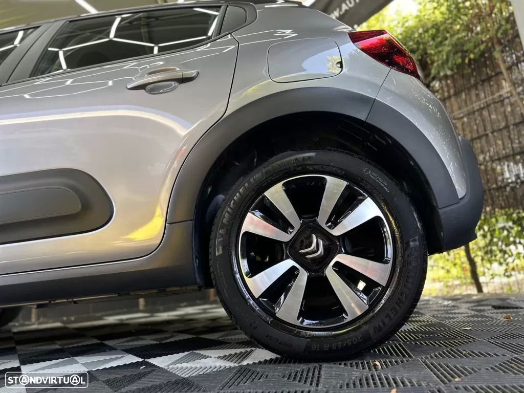 Citroën C3 1.2 PureTech Shine - 3