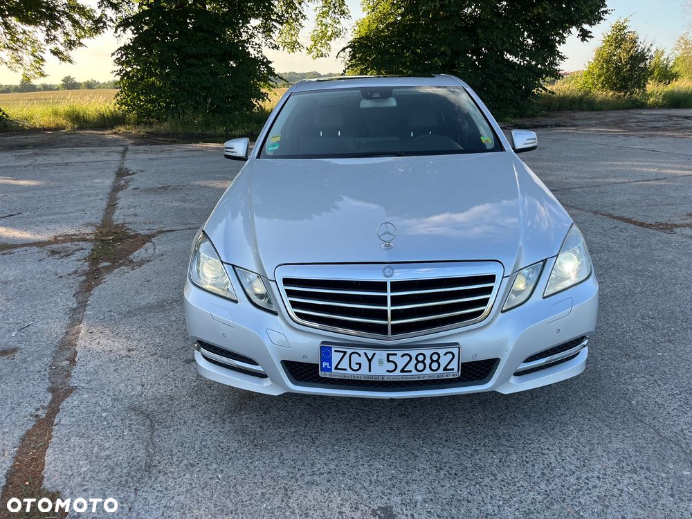 Mercedes-Benz Klasa E 220 CDI BlueEff Avantgarde - 4