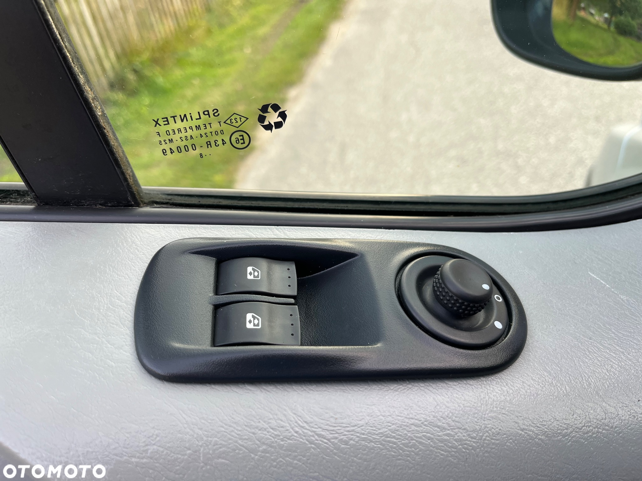 Renault TRAFIC - 24