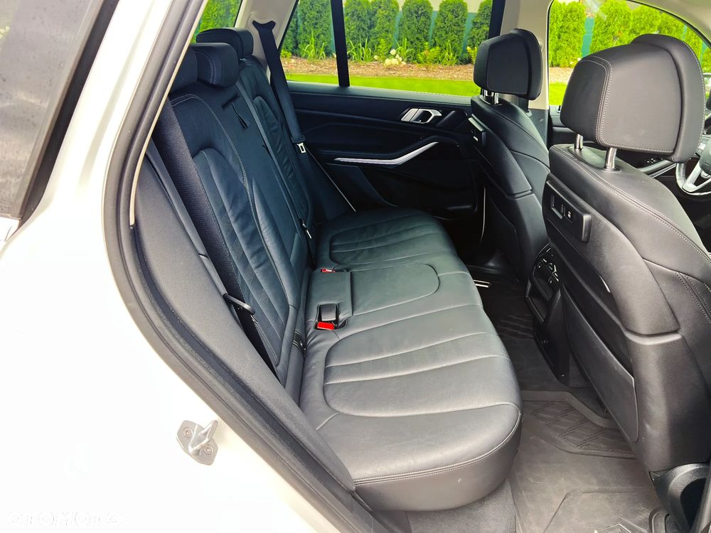 BMW X5 xDrive40i - 33