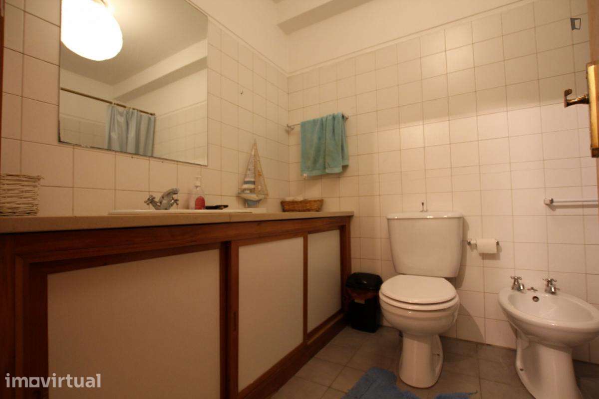 Quarto - localizado em Campanhã Porto - Grande imagem: 2/10