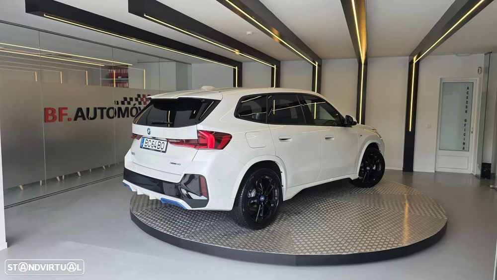BMW iX1 xDrive30 Pack Desportivo M - 4
