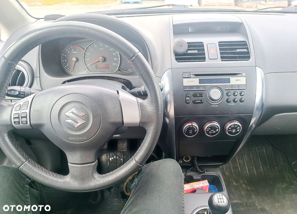 Suzuki SX4 1.6 GS / Premium 4WD - 10