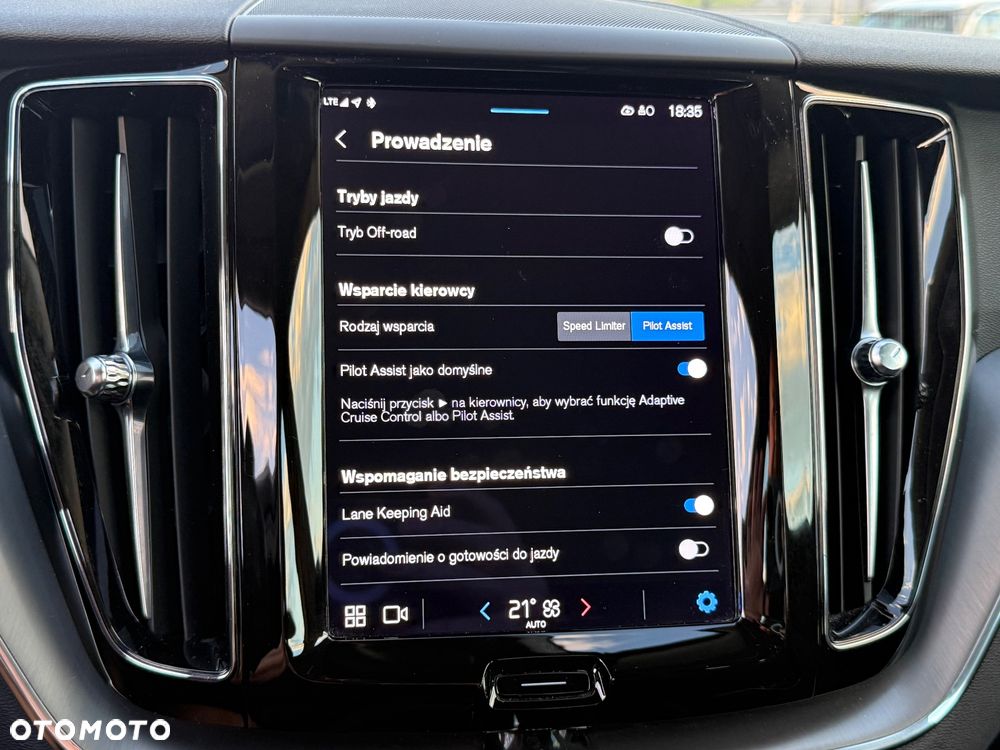 Volvo XC 60 B4 D AWD Geartronic Momentum Pro - 29