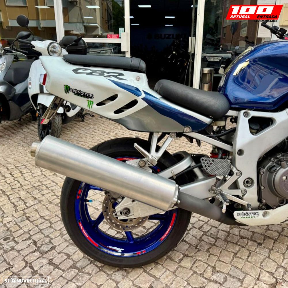 Honda CBR 900 RR - 10