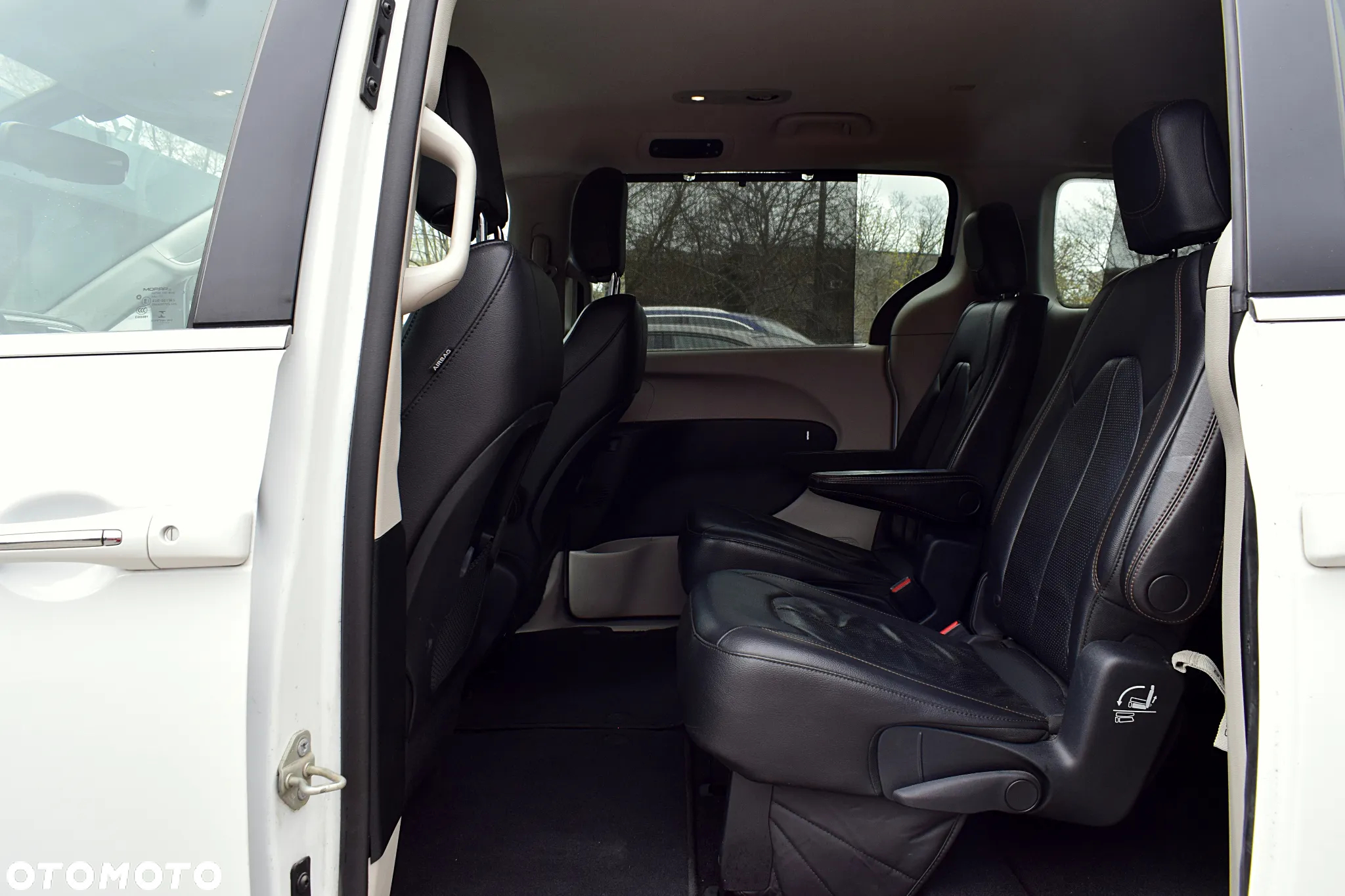 Chrysler Pacifica - 6