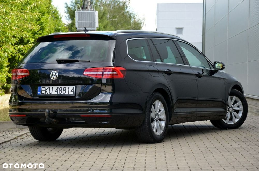 Volkswagen Passat - 11
