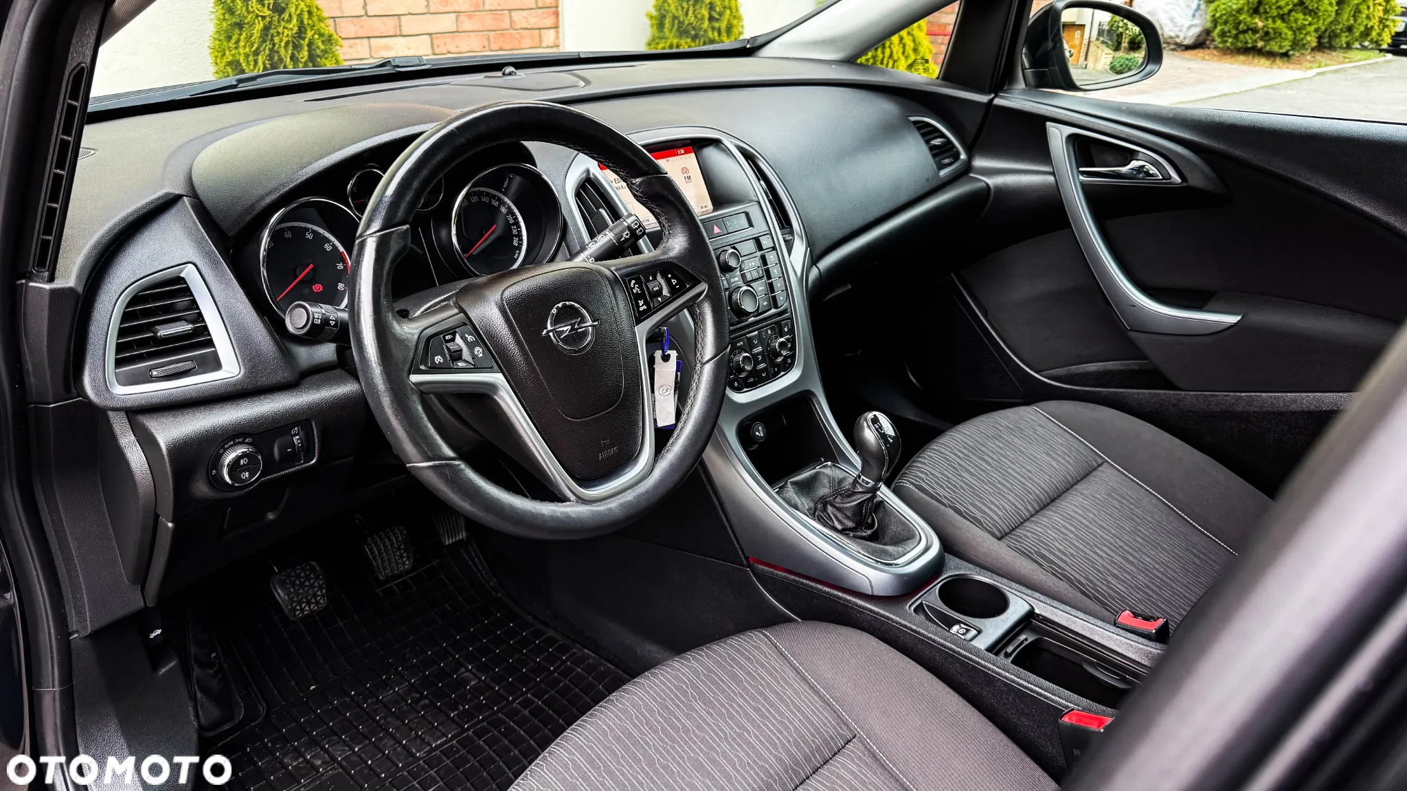 Opel Astra 1.4 Turbo Design Edition - 32