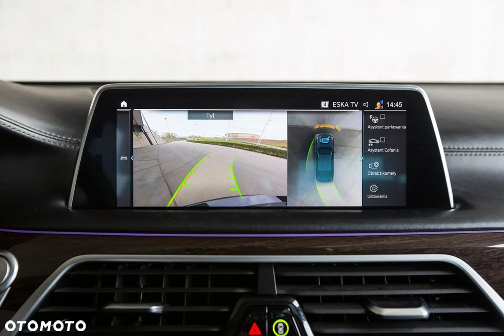 BMW Seria 7 745e sport - 39