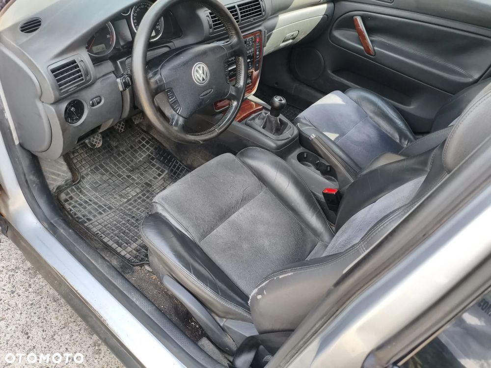 Volkswagen Passat 1.9 TDI Exclusive - 2
