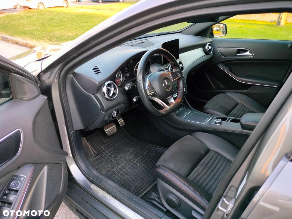 Mercedes-Benz GLA - 10