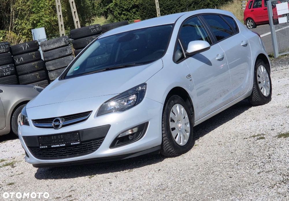 Opel Astra 2014 photo 3