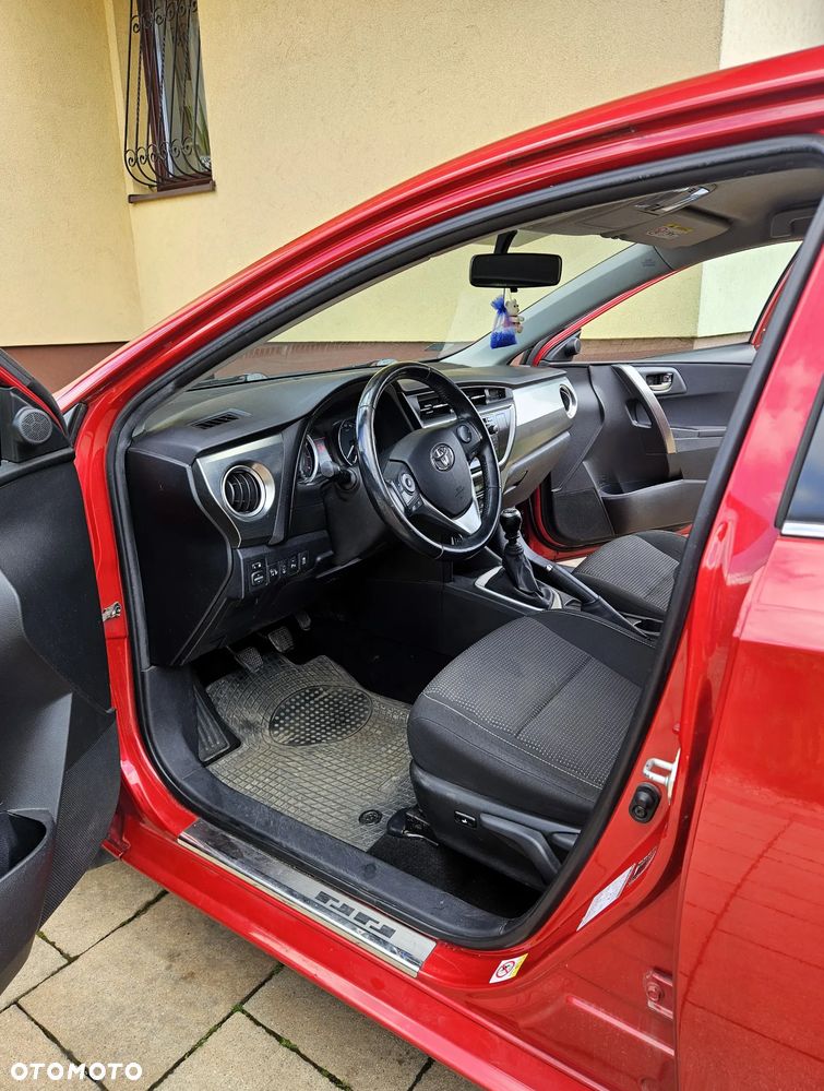 Toyota Auris 1.6 Premium - 8