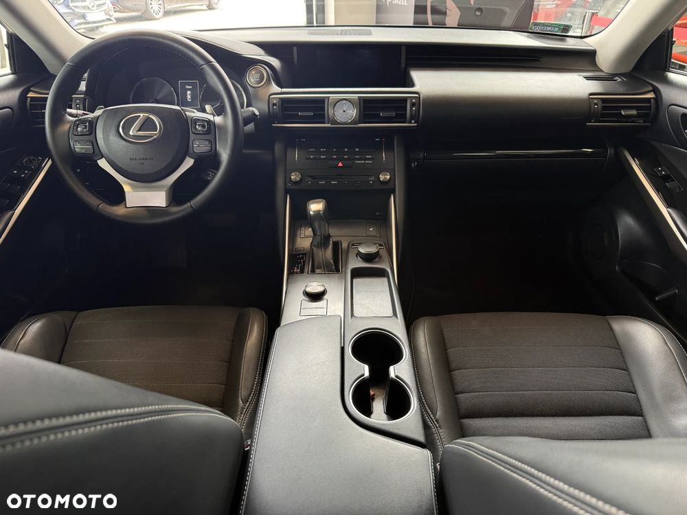 Lexus IS 200t Elegance - 18