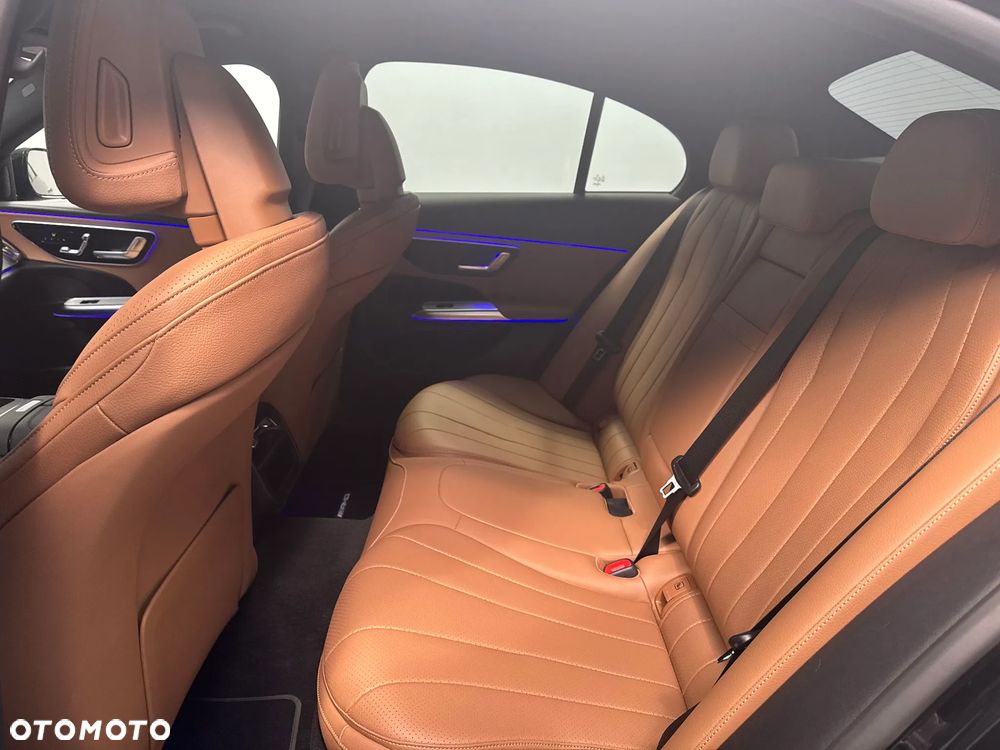 Mercedes-Benz Klasa E 220 d mHEV 4-Matic AMG 9G-Tronic - 22
