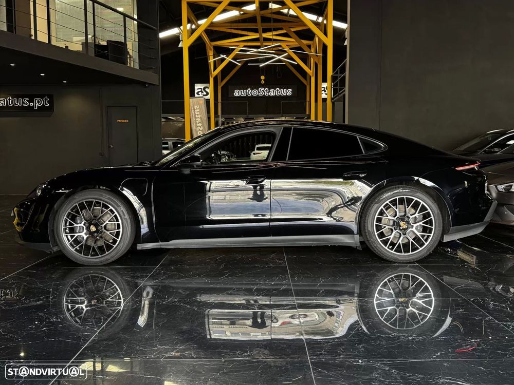 Porsche Taycan 4 - 8