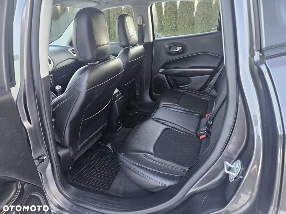 Jeep Compass 2.0 MultiJet Active Drive Longitude - 26