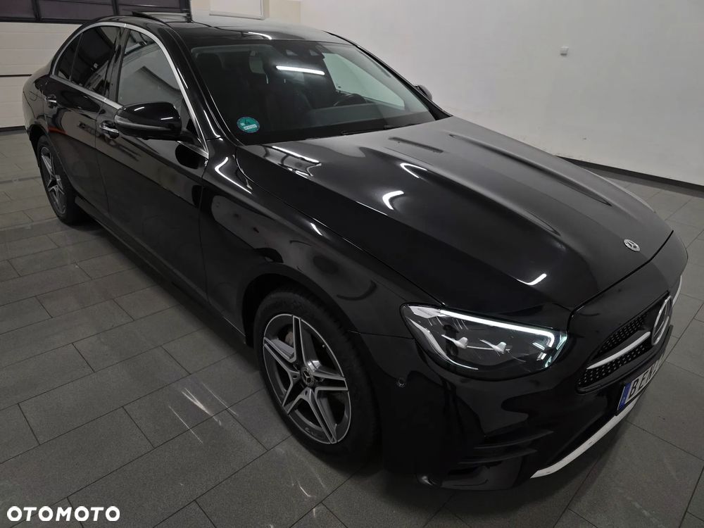 Mercedes-Benz Klasa E 300 4Matic 9G-TRONIC AMG Line - 33