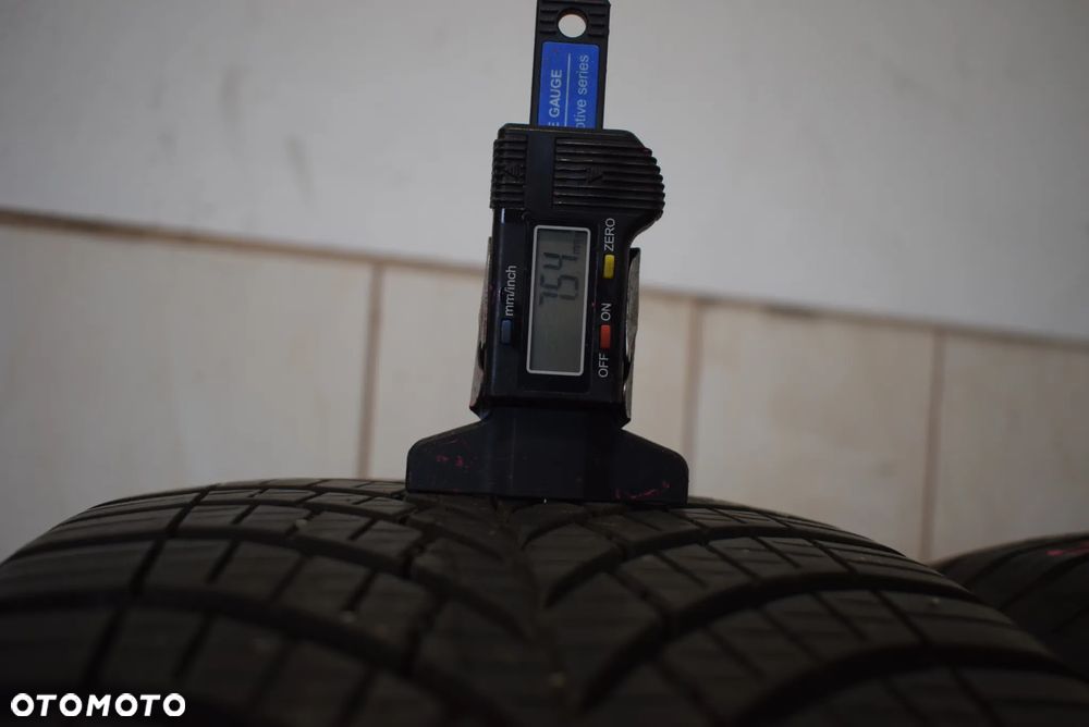 R18 215/50 Goodyear Vector 4Seasons GEN-3 - 5