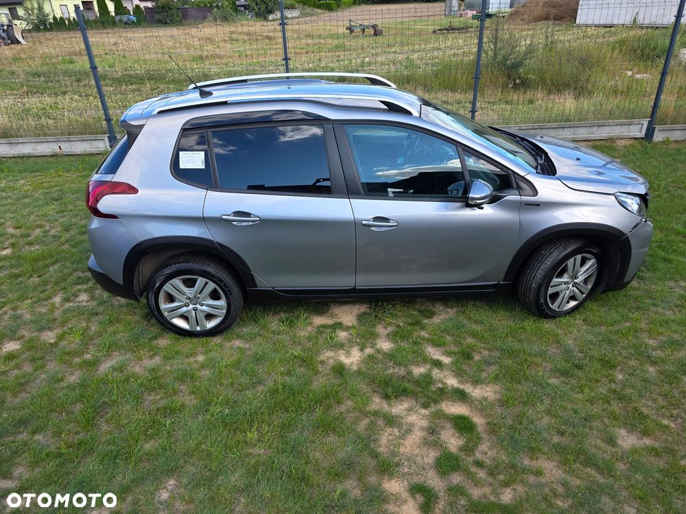 Peugeot 2008 BlueHDi 100 STOP & START Signature - 29