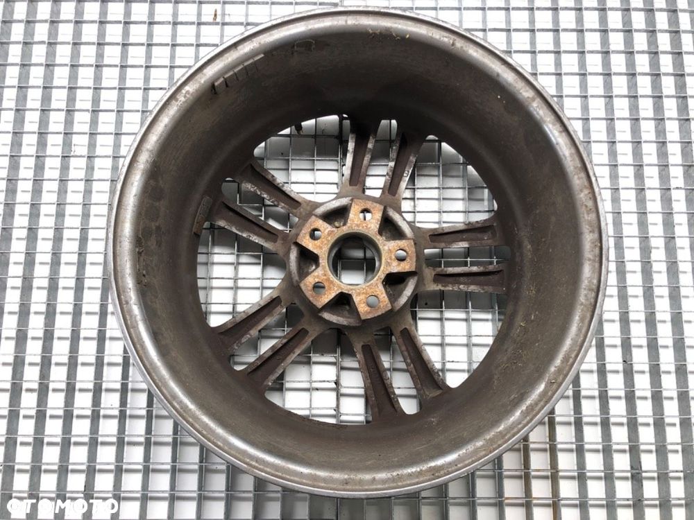FELGA ALUMINIOWA 17 7.5J 5X112 ET35 ŚRODEK CENTR, 66.6 - 260.00 PLN - AUDI A4 B8 Avant (8K5) 2007 - - 3