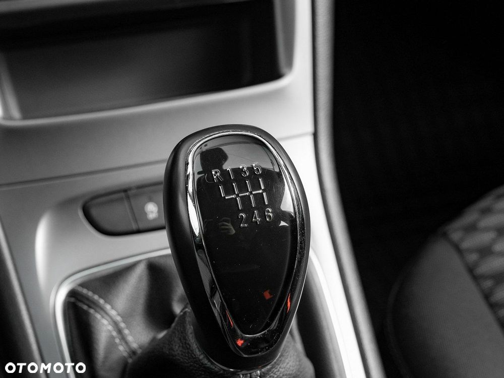 Opel Astra 1.2 T Edition S&S - 17