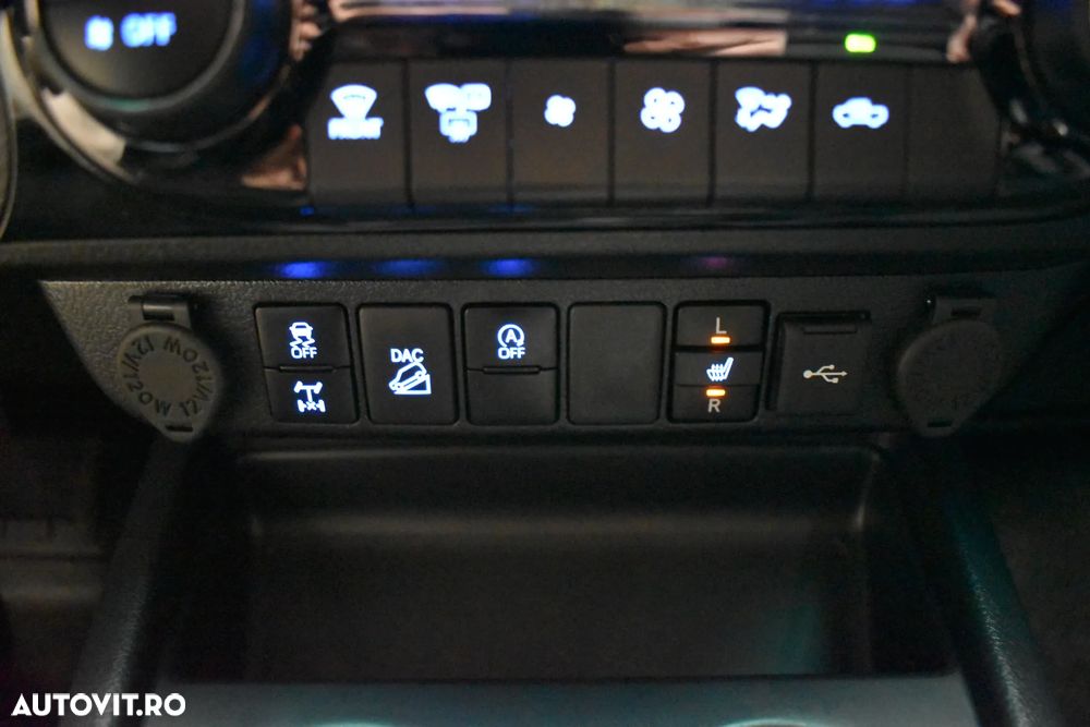 Toyota Hilux 2.4D 150CP 4x4 Double Cab AT Executive - 17