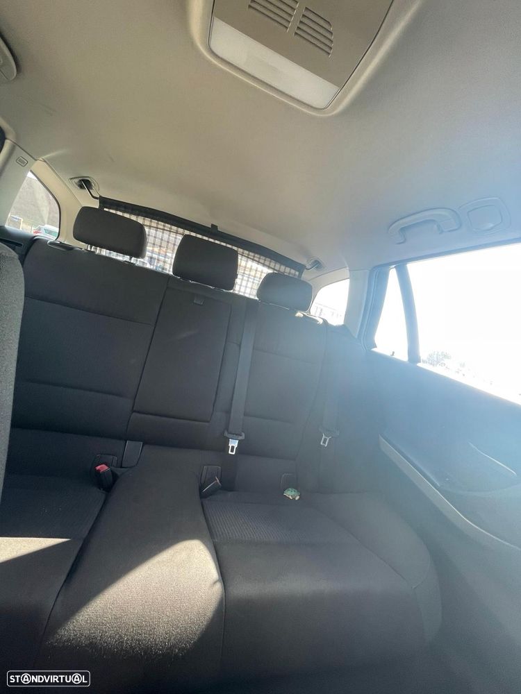 BMW 318 Gran Turismo d - 6