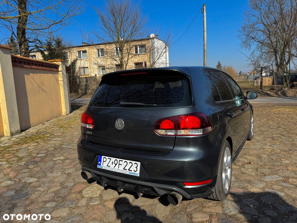 Volkswagen Golf 2.0 GTI - 7