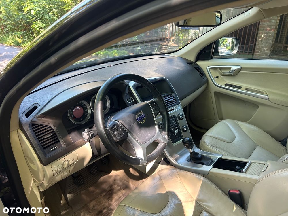 Volvo XC 60 D3 AWD Momentum - 11