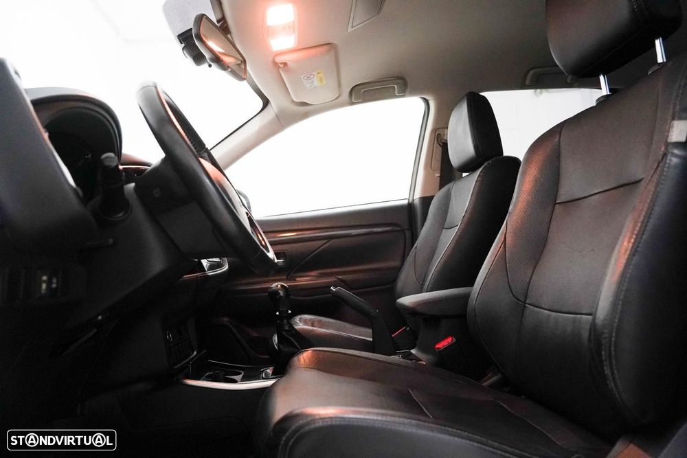 Mitsubishi Outlander 2.2 DI-D Intense - 6