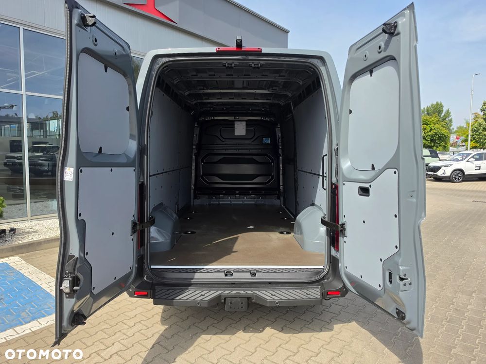 Nissan Interstar - 5