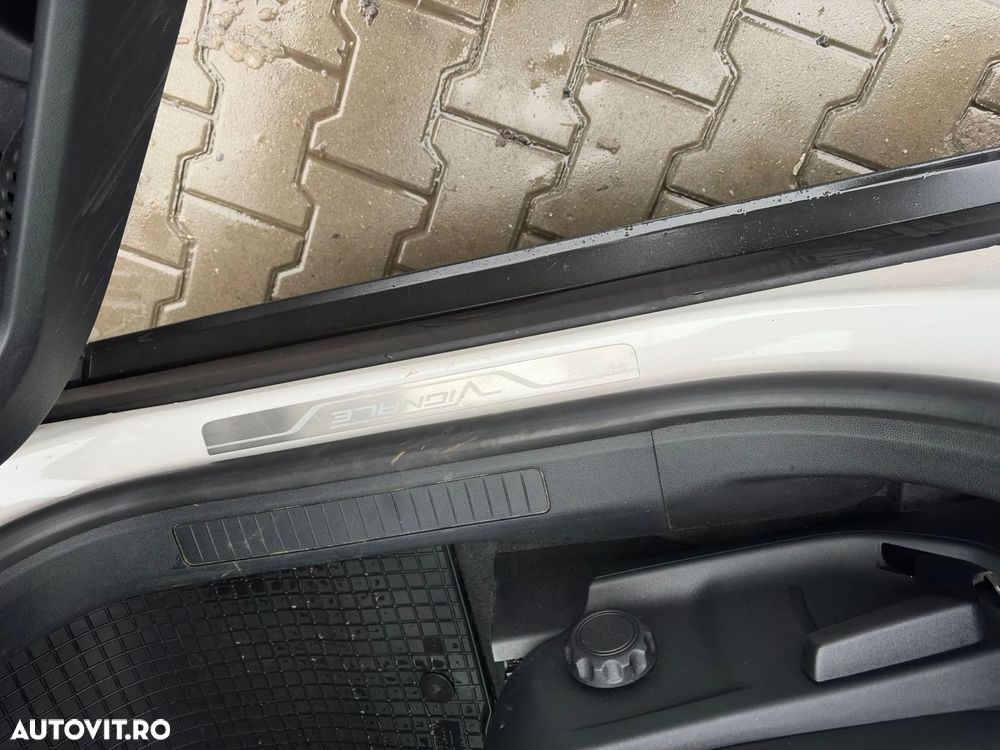 Ford Kuga - 19